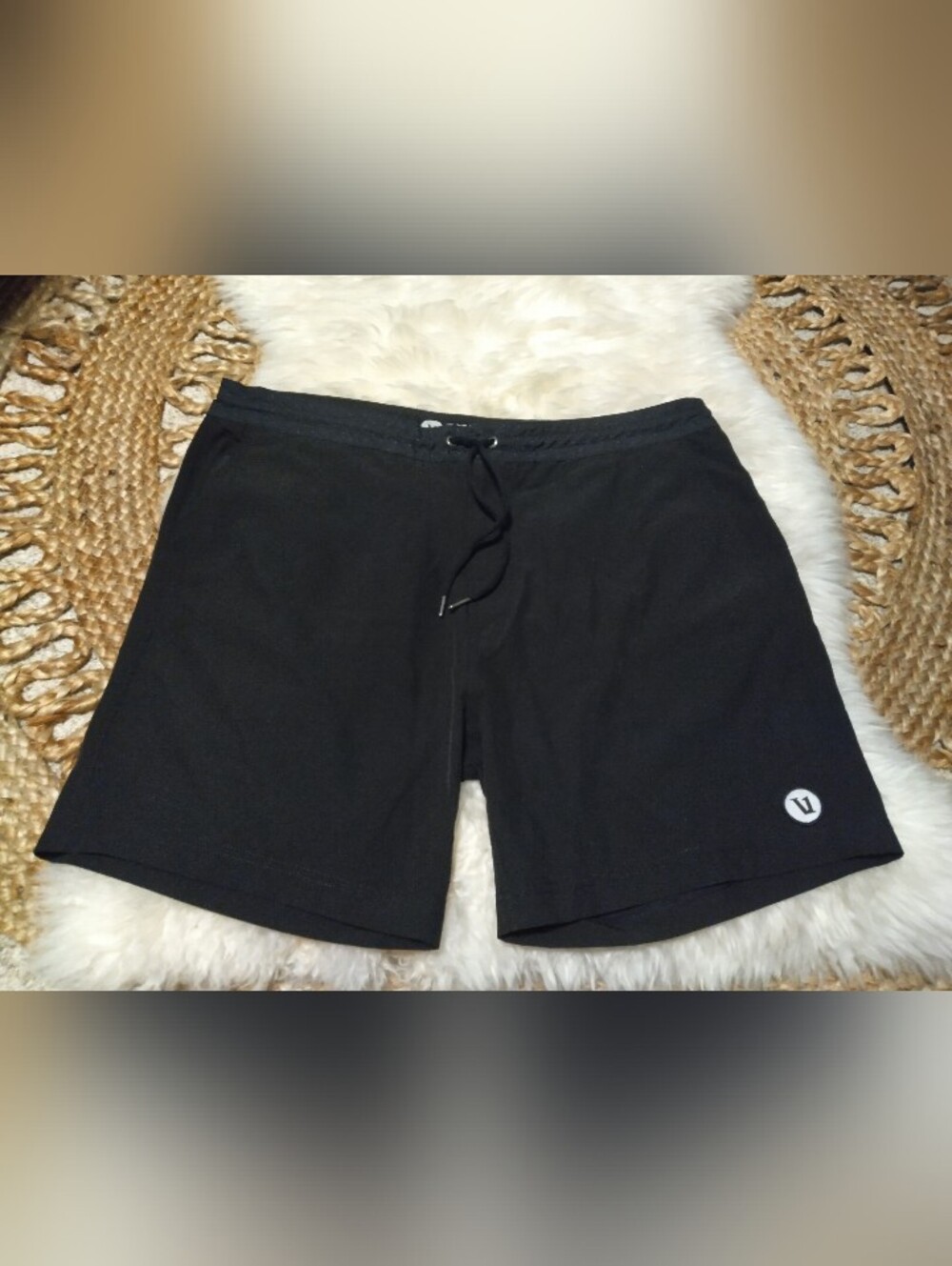 Vuori Black Men's Size 34 Athletic Drawstring Shorts
